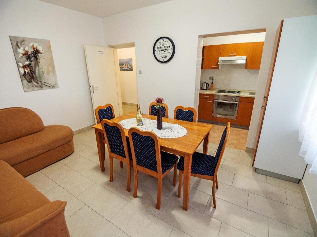 Apartments Bene Banjol Bagian luar foto