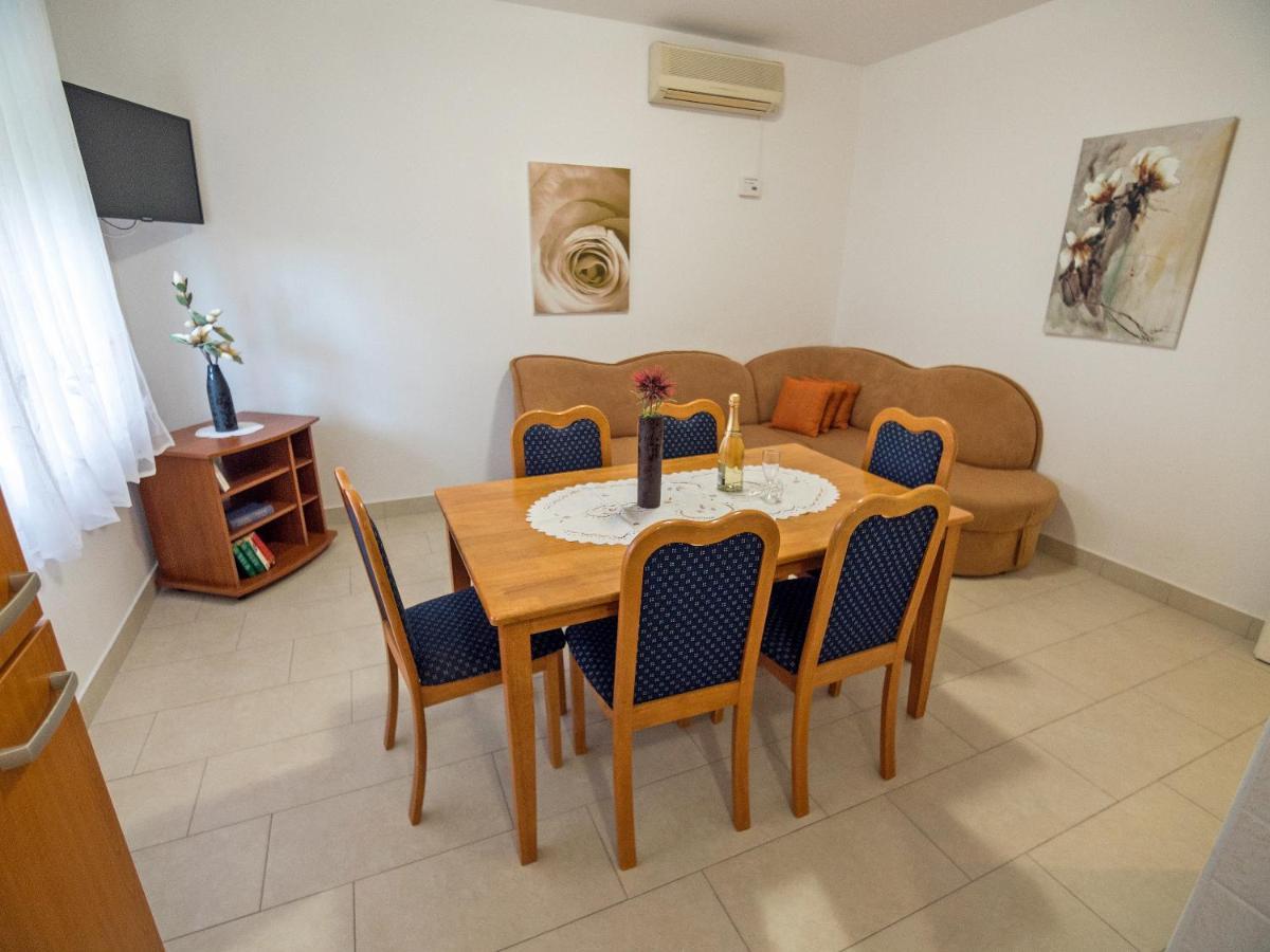 Apartments Bene Banjol Bagian luar foto