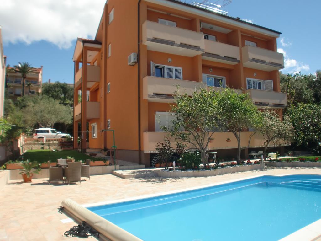 Apartments Bene Banjol Bagian luar foto