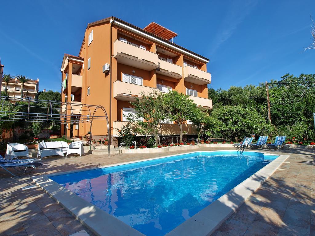 Apartments Bene Banjol Bagian luar foto